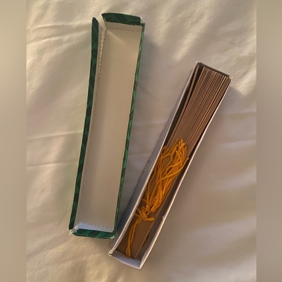 CHINESE FLOWER BAMBOO FOLDING HAND FAN + BOX + YELLOW TASSEL - Picture 11 of 14